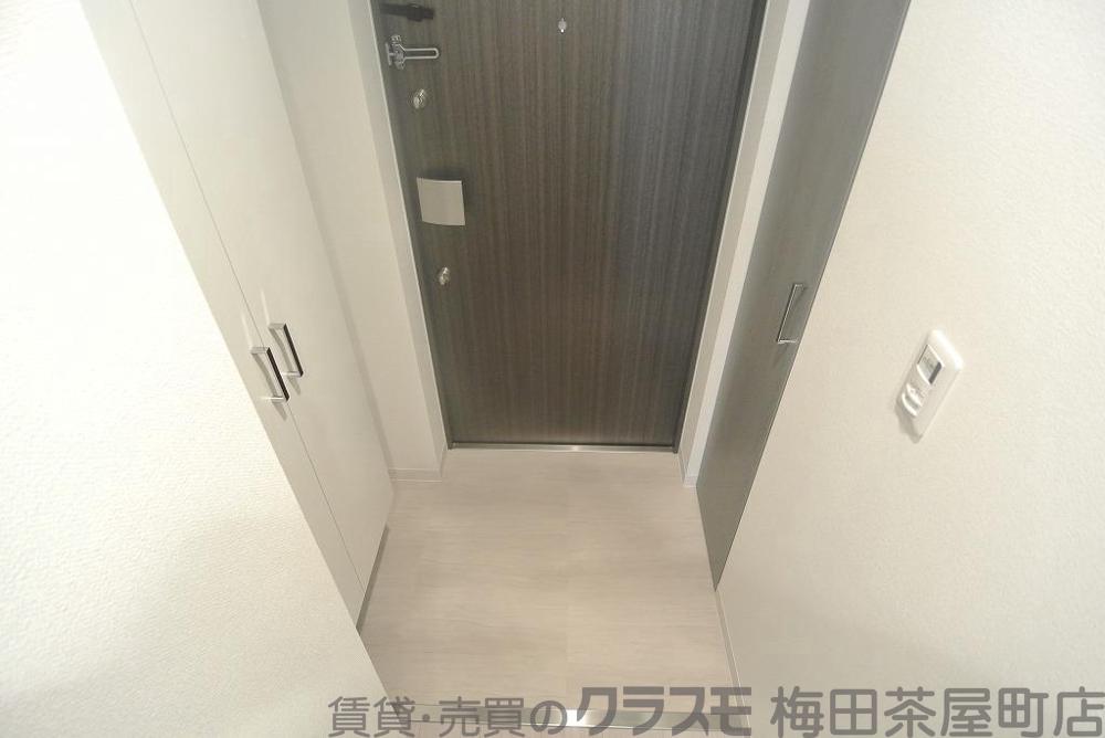 16/30 玄関