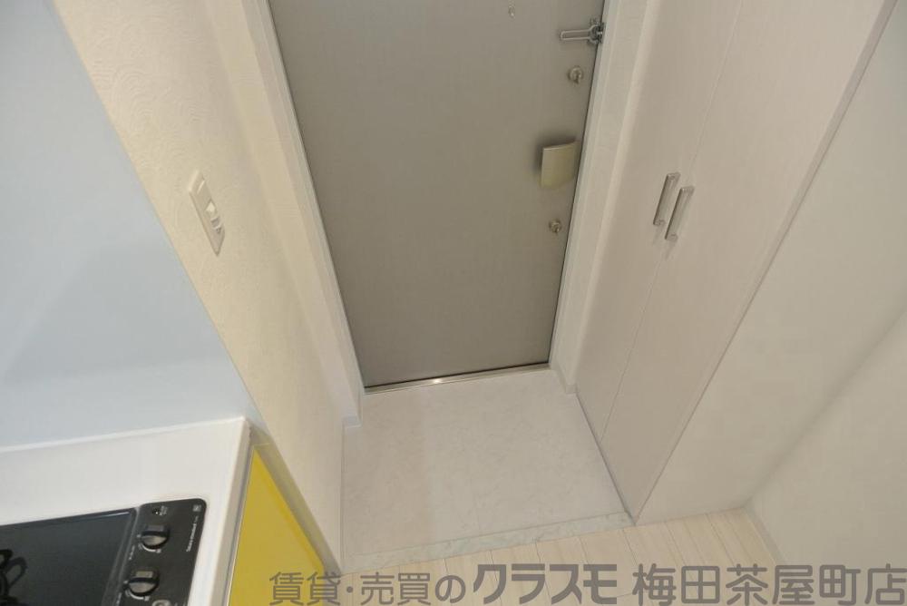 16/30 玄関