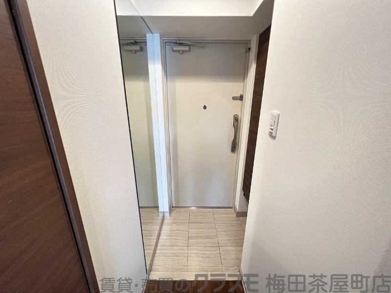 16/30 玄関
