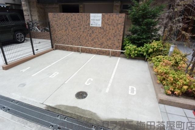 28/30 エントランス