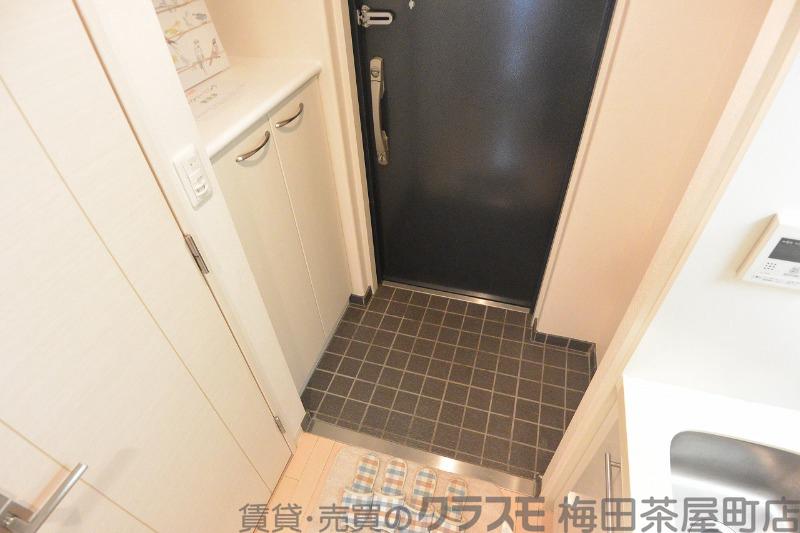 16/30 玄関