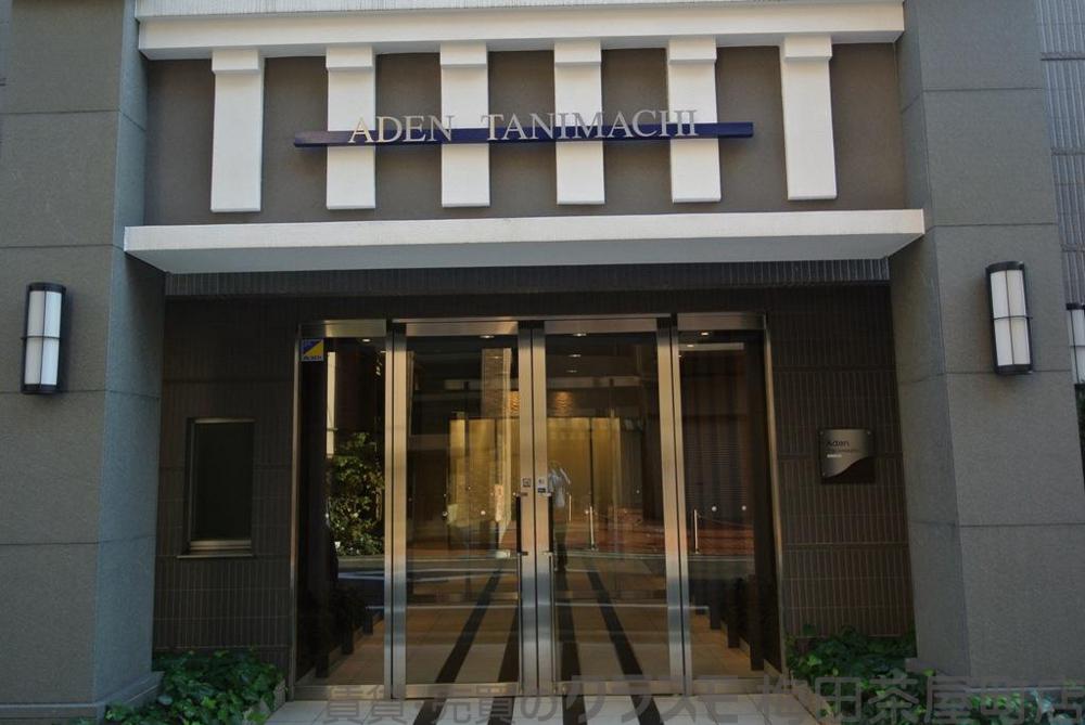 27/30 エントランス