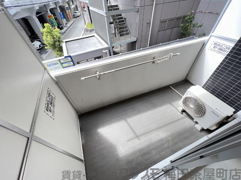 21/30 バルコニー