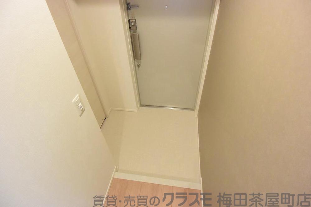 19/30 玄関