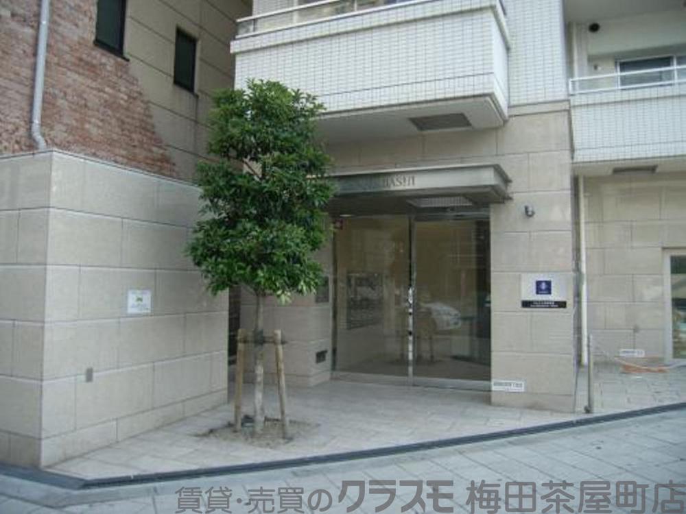 23/30 エントランス