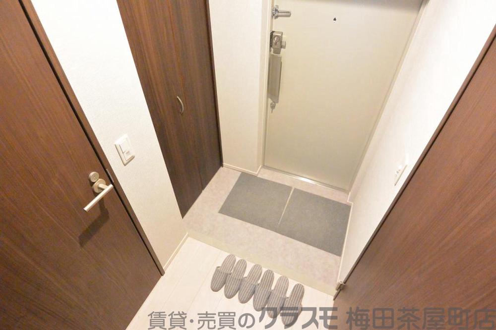 19/30 玄関
