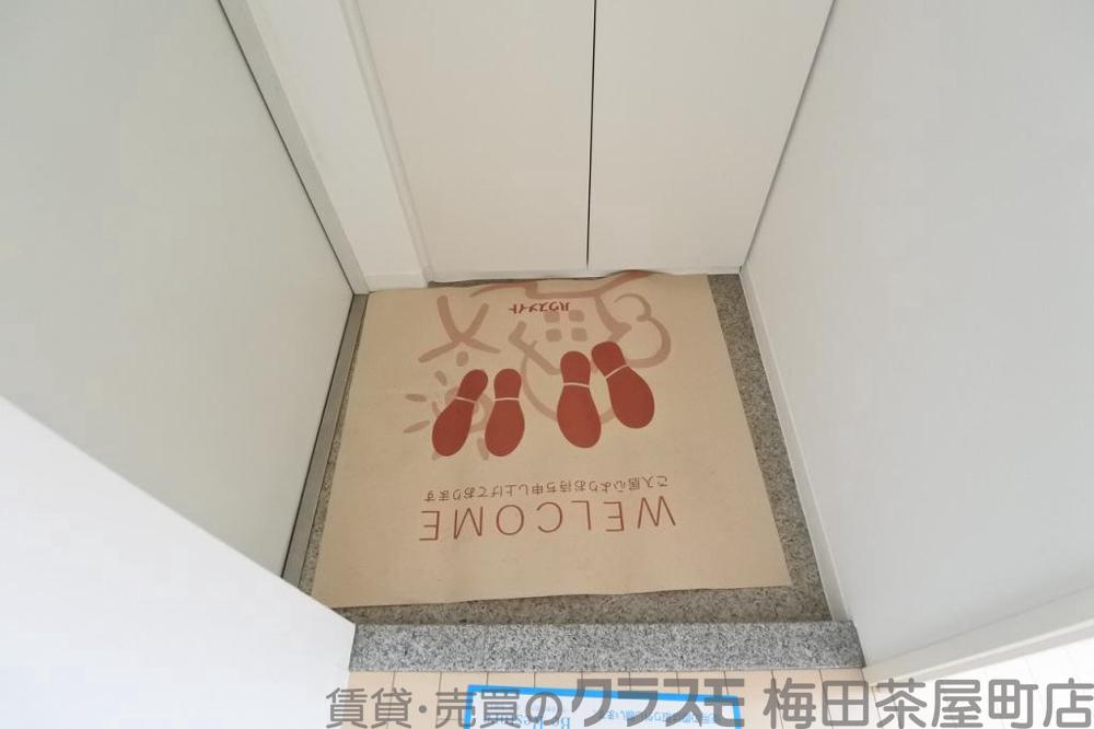 14/30 玄関