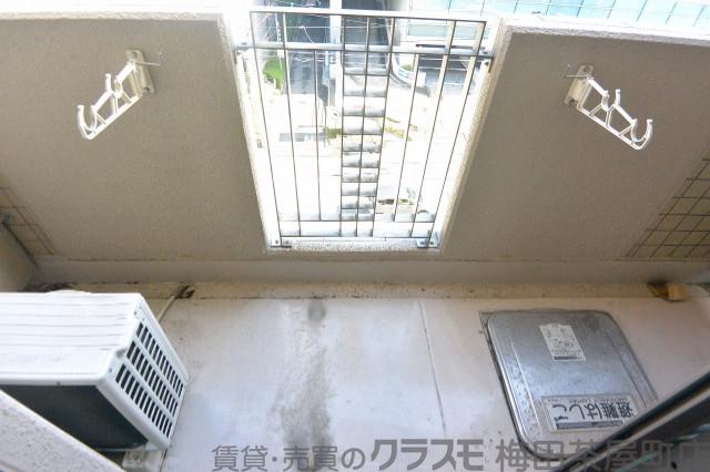 23/30 バルコニー