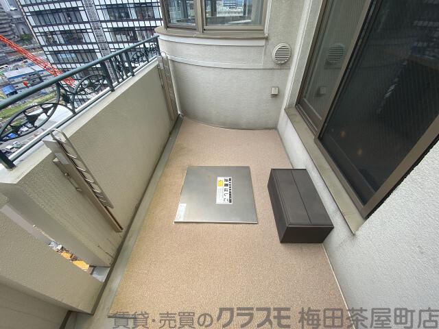 23/30 バルコニー