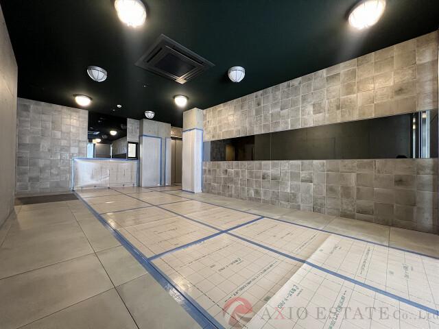 27/30 エントランス