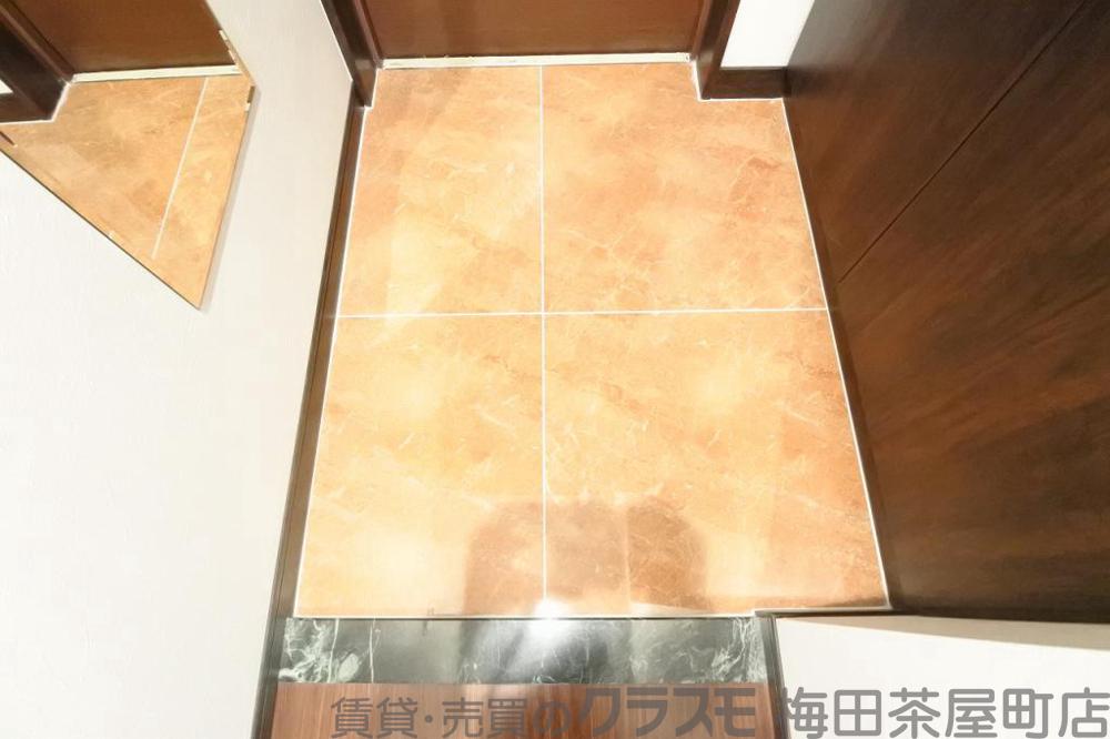 14/30 玄関
