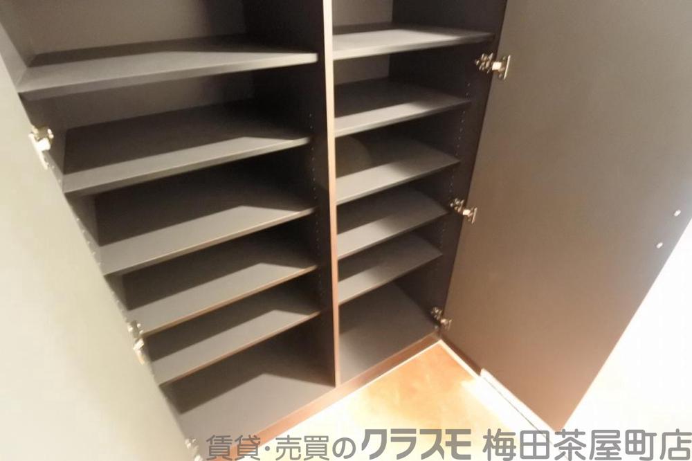 13/30 収納