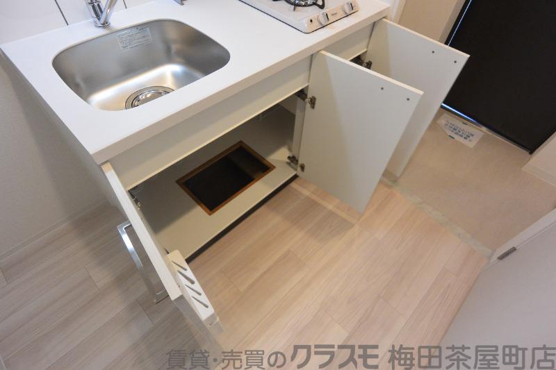 18/30 室内