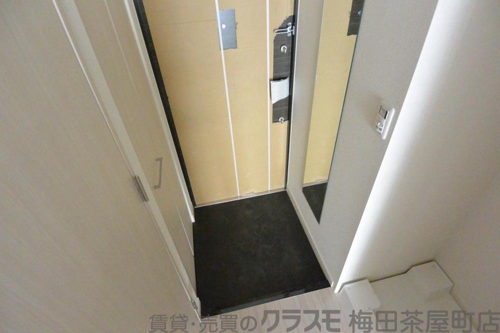 19/30 玄関