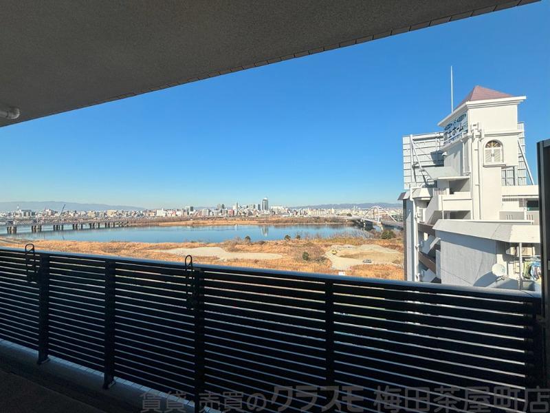 28/30 エントランス