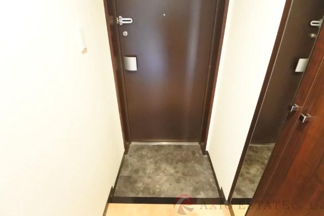 16/30 玄関
