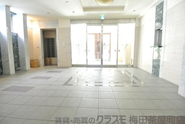 21/30 エントランス