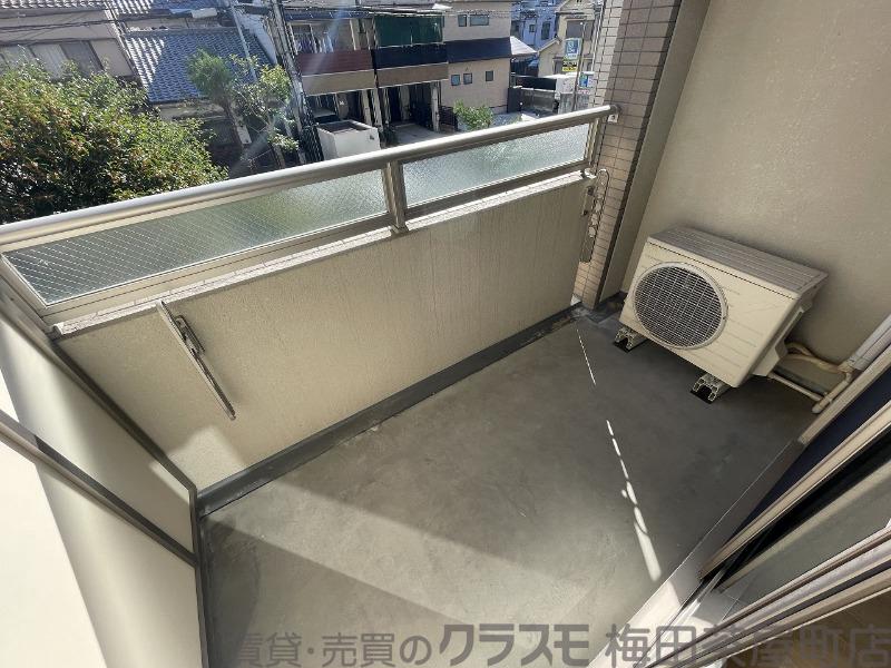 23/30 バルコニー
