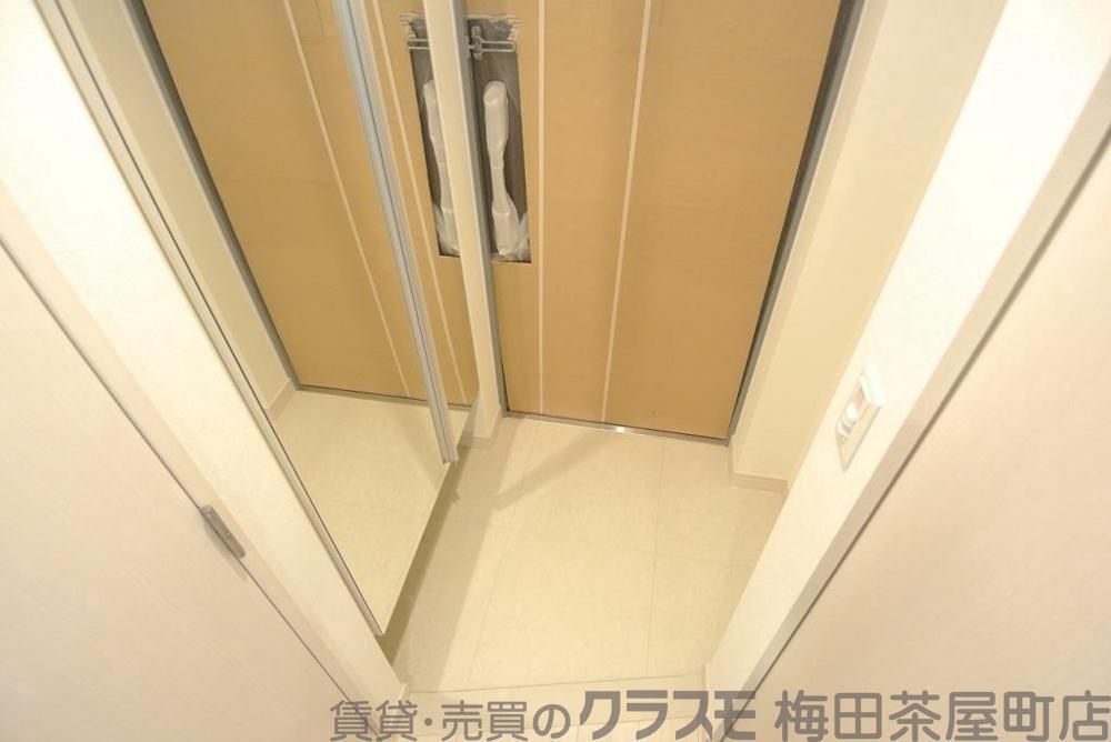 18/30 玄関
