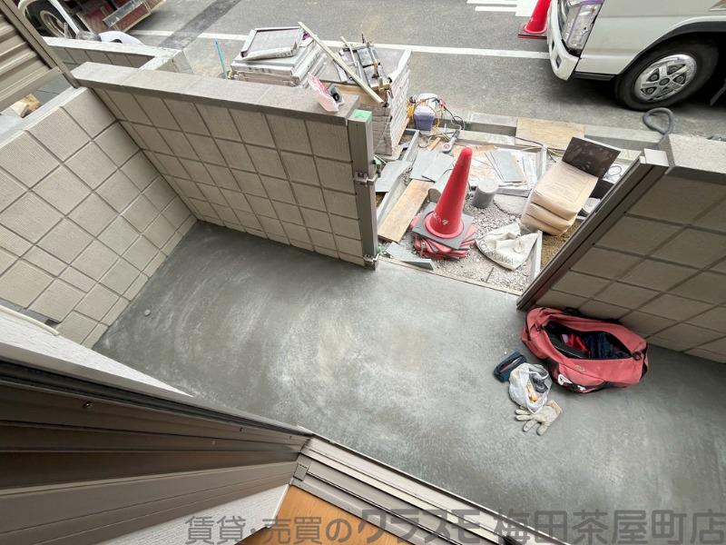 23/30 バルコニー