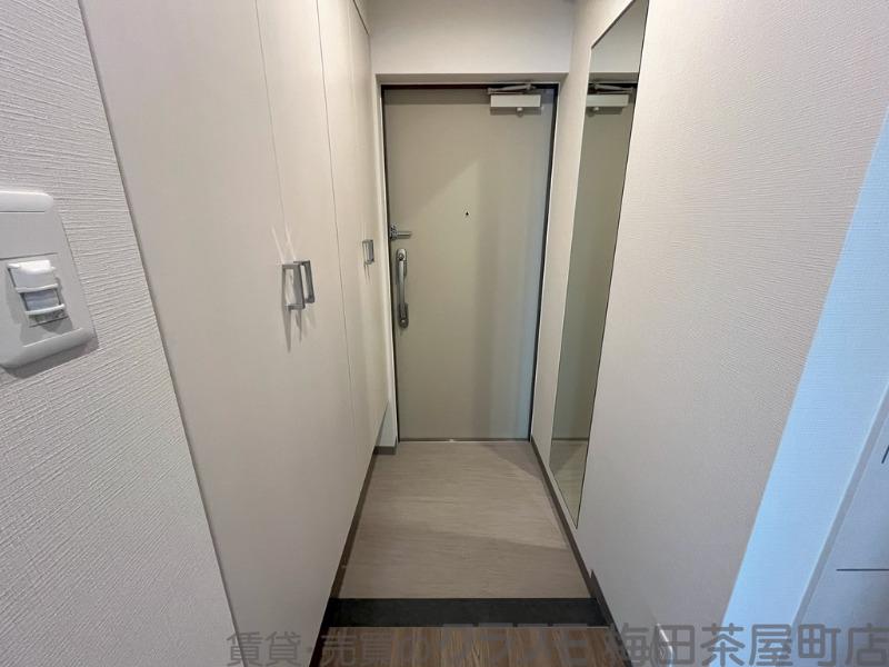 19/30 玄関