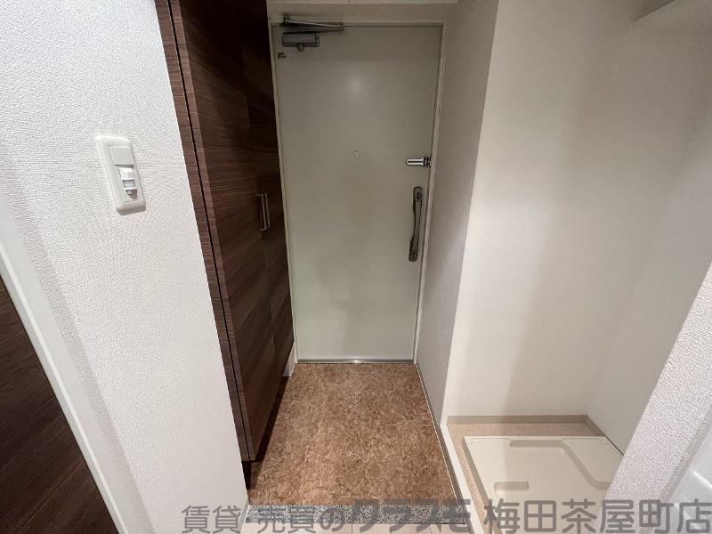 14/30 玄関