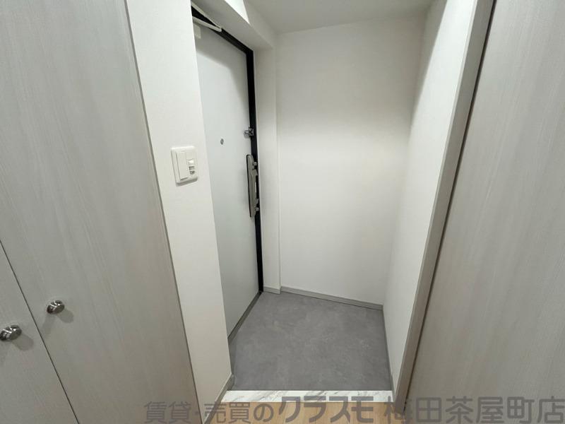 16/30 玄関