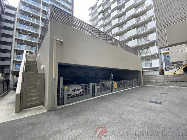 27/30 駐車場