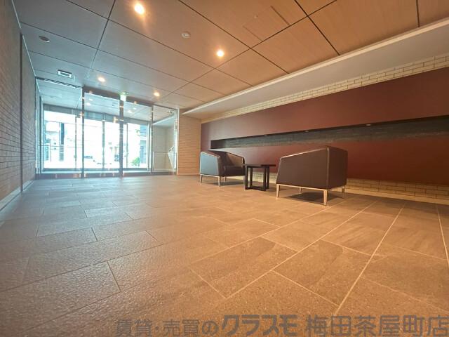 28/30 エントランス