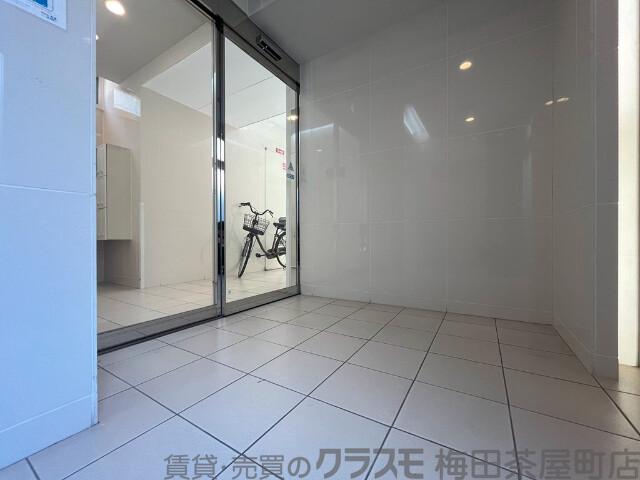 25/30 エントランス