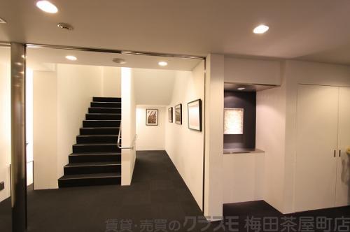 18/28 エントランス