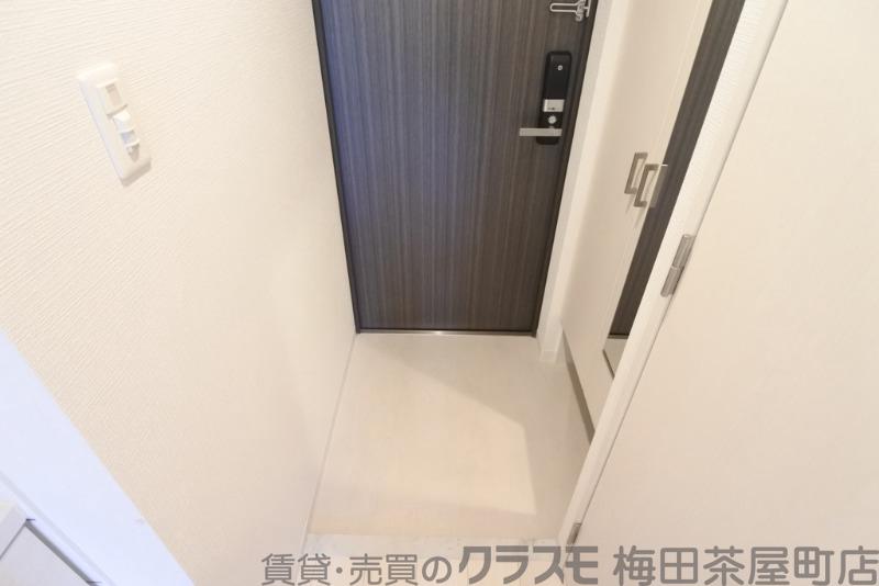 19/30 玄関