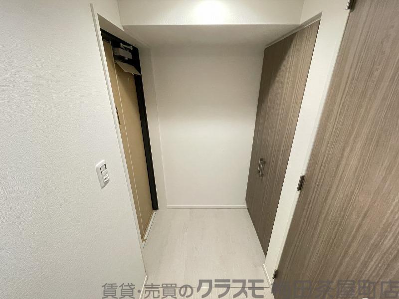 16/30 玄関