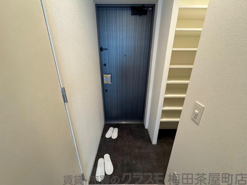 16/30 玄関