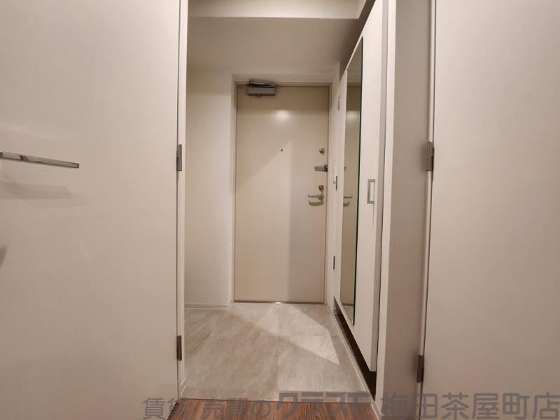 16/30 玄関