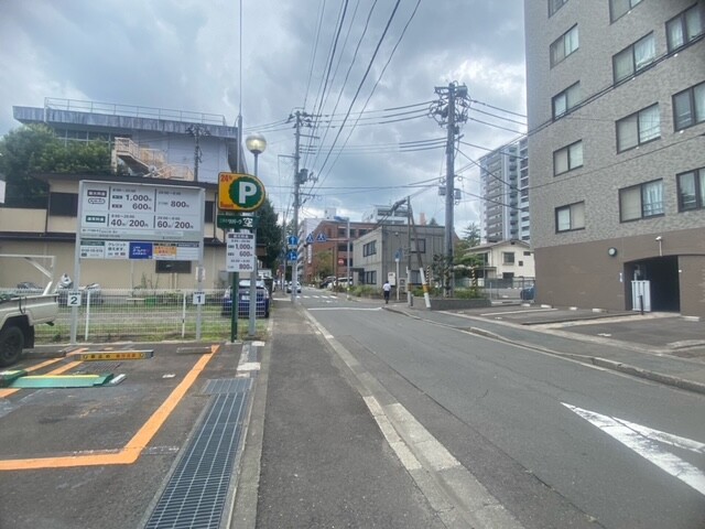 27/30 駐車場