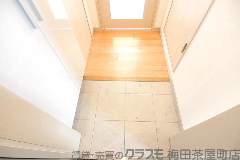 14/30 玄関