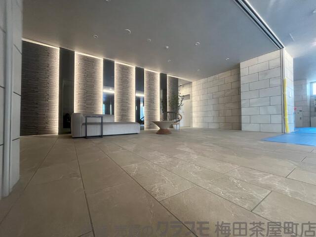 28/30 エントランス