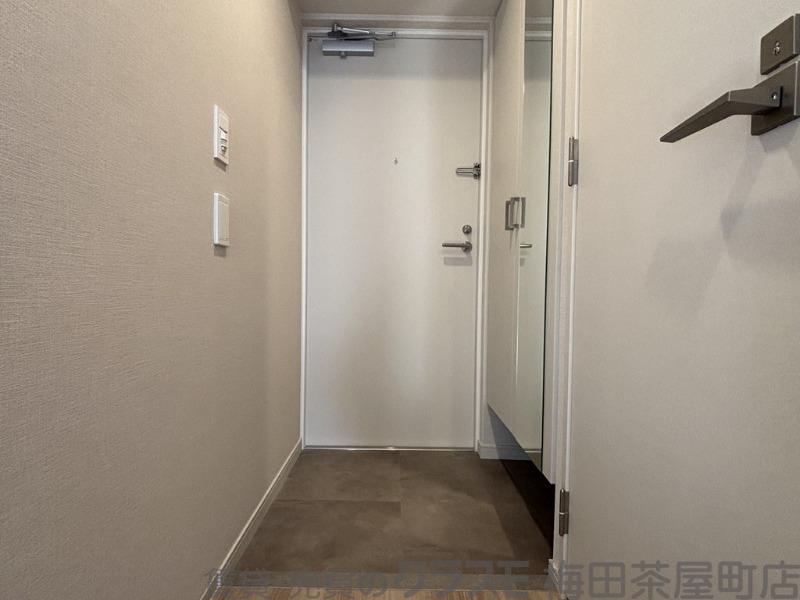19/30 玄関
