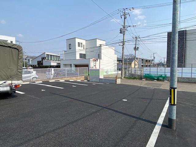 27/30 駐車場