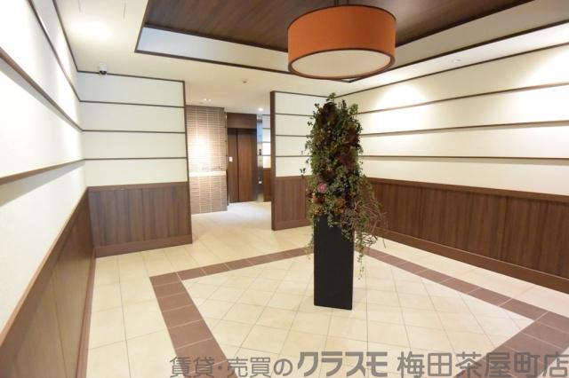 27/30 エントランス