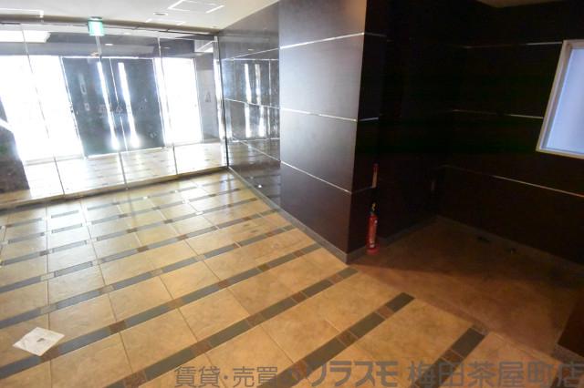 28/30 エントランス