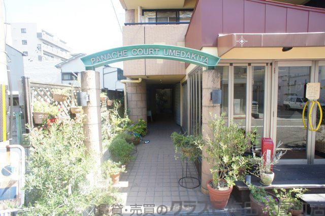 27/30 エントランス