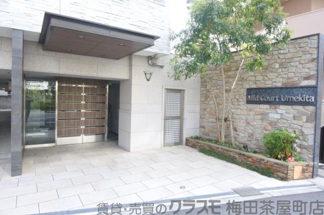 27/30 エントランス