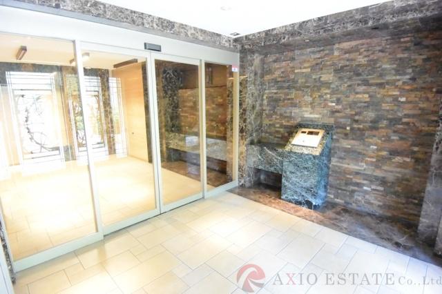 27/30 エントランス