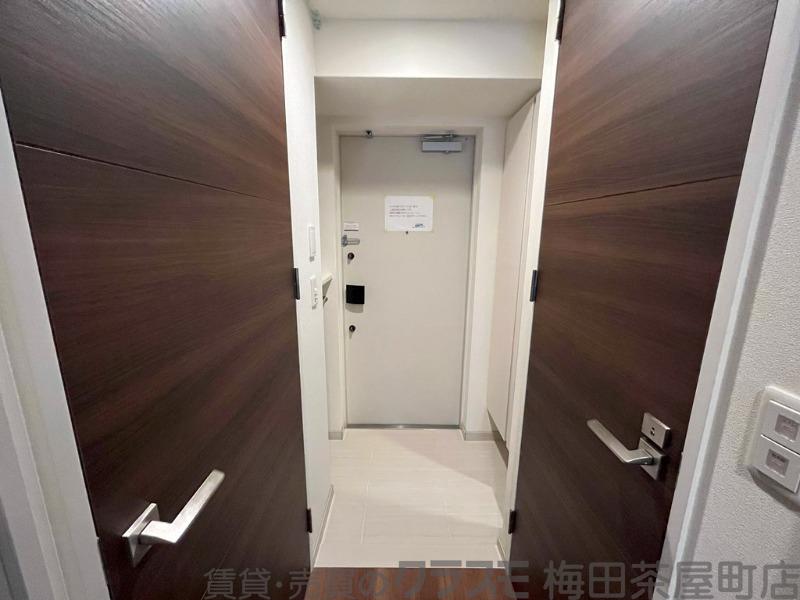 14/30 玄関