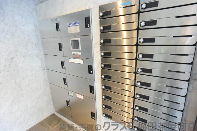 19/25 エントランス