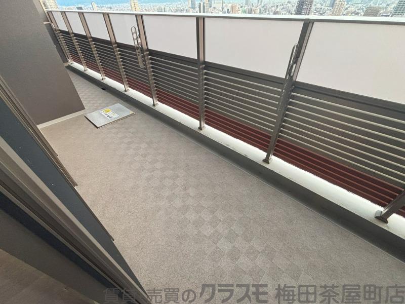 23/30 バルコニー