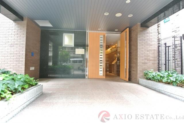 27/30 エントランス