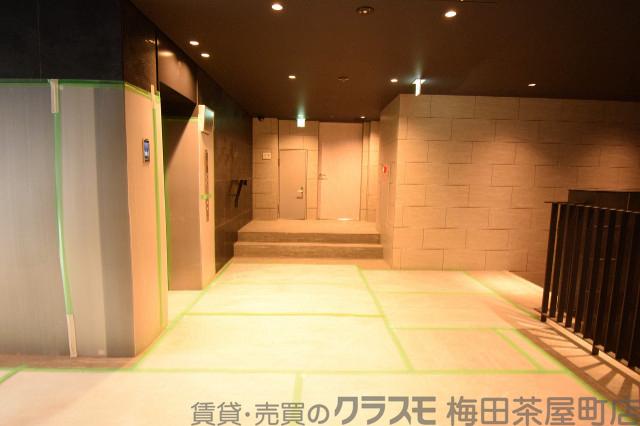 28/30 エントランス